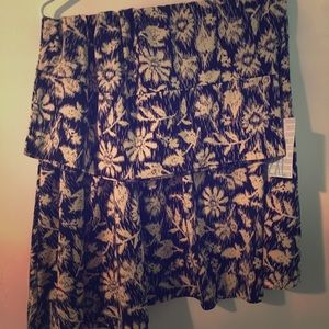 NWT LulaRoe Azure Skirt Black Base Cream Floral